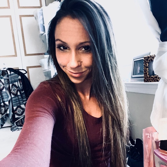 Meet your Posher, Amanda - Picture 1 of 1